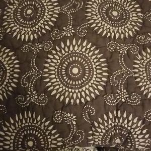 Pine Cone Hill Fine Linen Queen size blanket and t